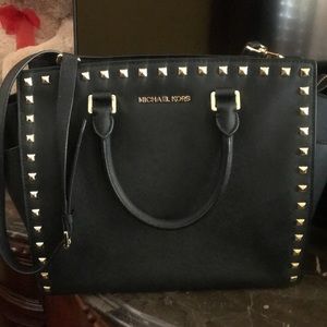 Large black Michael Kors handbag like new